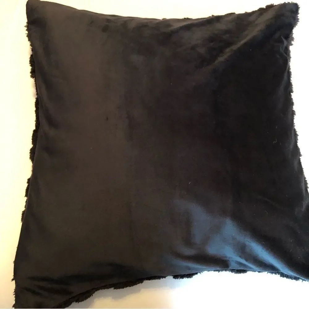 WHO KNOWS - ONE Throw Pillow w/NEW Cover. Cable Knit Pattern Polyester